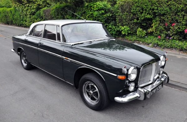 Алуминиевият Rover V8 е разработка на Buick от началото на 60-те години. Използван е в много първокласни, 
високопроизводителни и офроуд превозни средства, носещи марките Rover, Land Rover, Range Rover, MG и Triumph. Плюс няколко търговски превозни средства.

Rover V8 е мощен и сравнително лек, което го прави първи избор за аматьорските състезания. Ползват го на пистата години наред още марки като Hillman Imp, Morgan и TVR.
